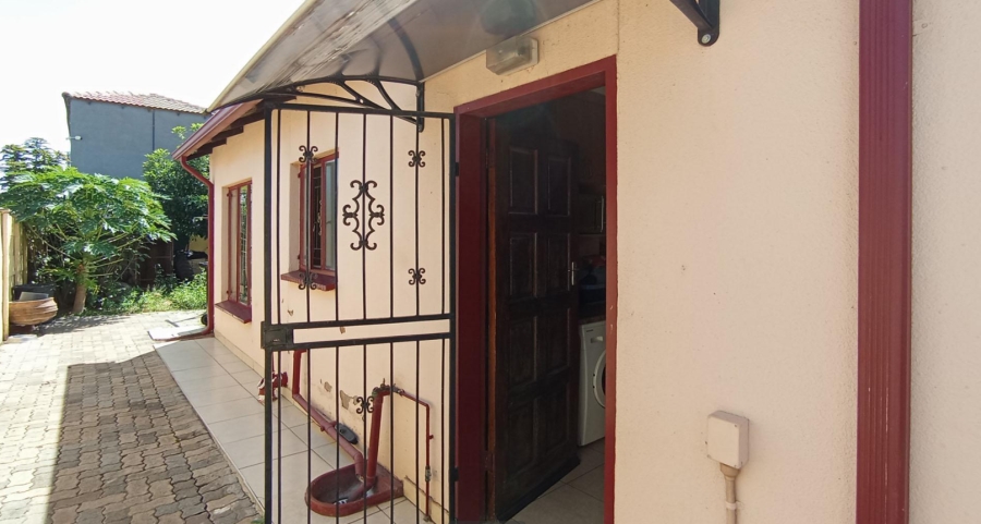 2 Bedroom Property for Sale in Soshanguve XX Gauteng
