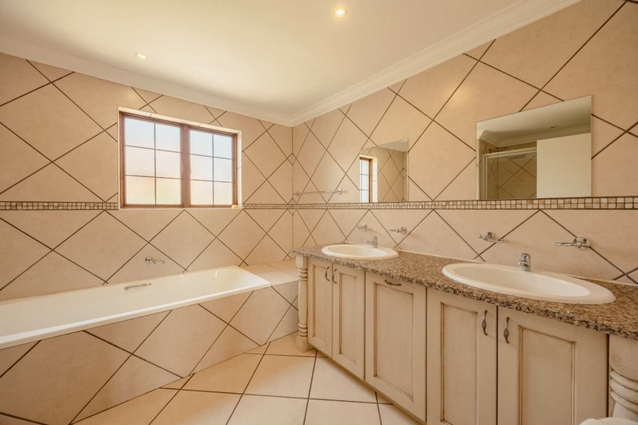 To Let 3 Bedroom Property for Rent in Moreleta Park Gauteng