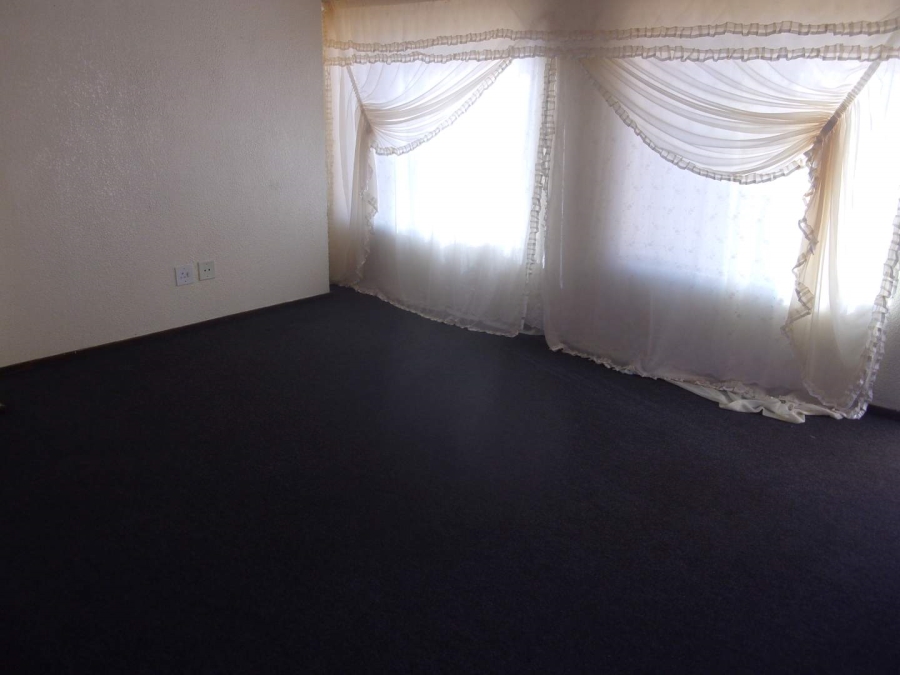 2 Bedroom Property for Sale in Groblerpark Gauteng