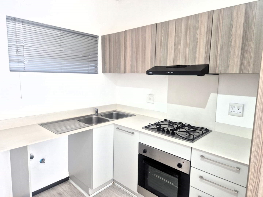 To Let 2 Bedroom Property for Rent in Broadacres Gauteng