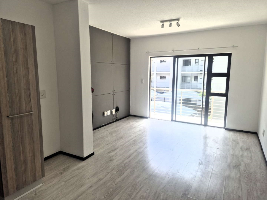 To Let 2 Bedroom Property for Rent in Broadacres Gauteng