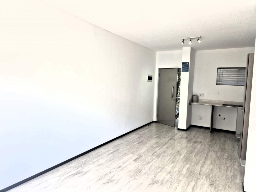 To Let 2 Bedroom Property for Rent in Broadacres Gauteng