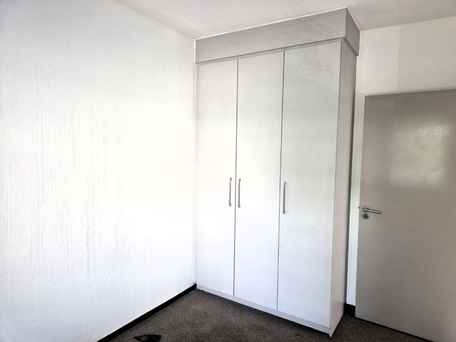 To Let 2 Bedroom Property for Rent in Broadacres Gauteng