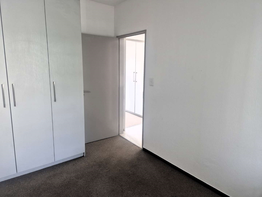 To Let 2 Bedroom Property for Rent in Broadacres Gauteng