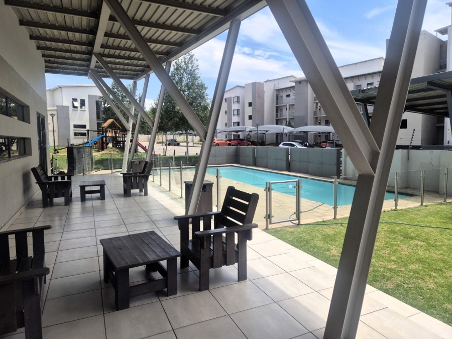 To Let 2 Bedroom Property for Rent in Broadacres Gauteng