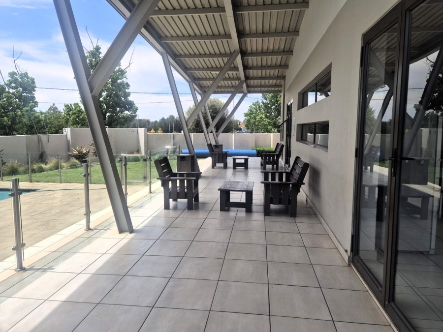 To Let 2 Bedroom Property for Rent in Broadacres Gauteng