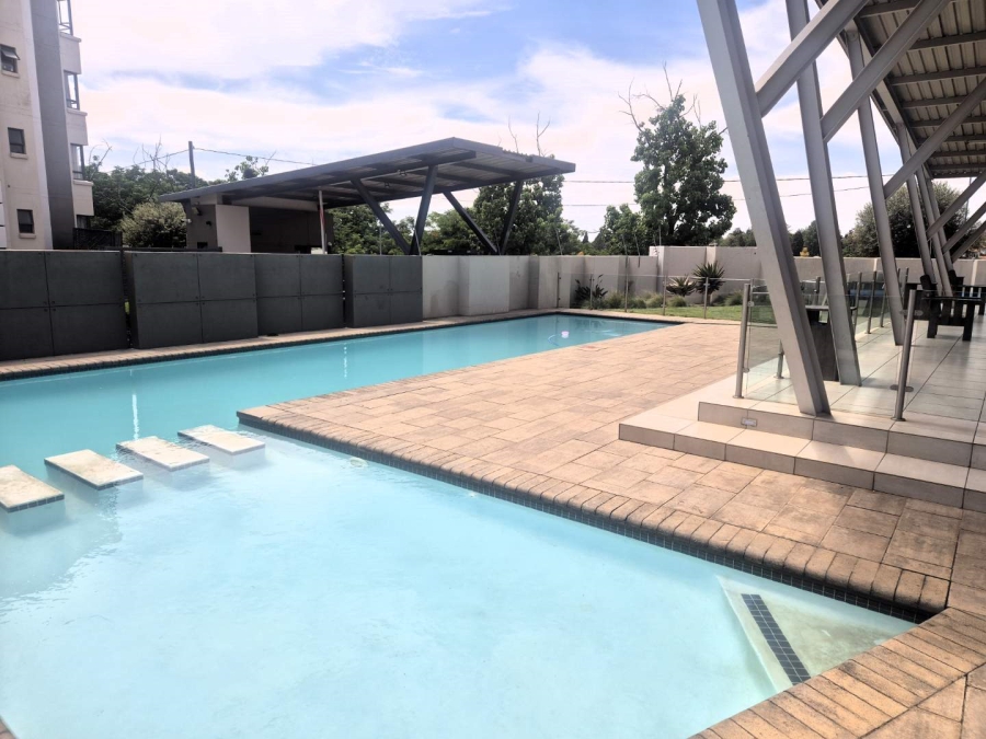 To Let 2 Bedroom Property for Rent in Broadacres Gauteng