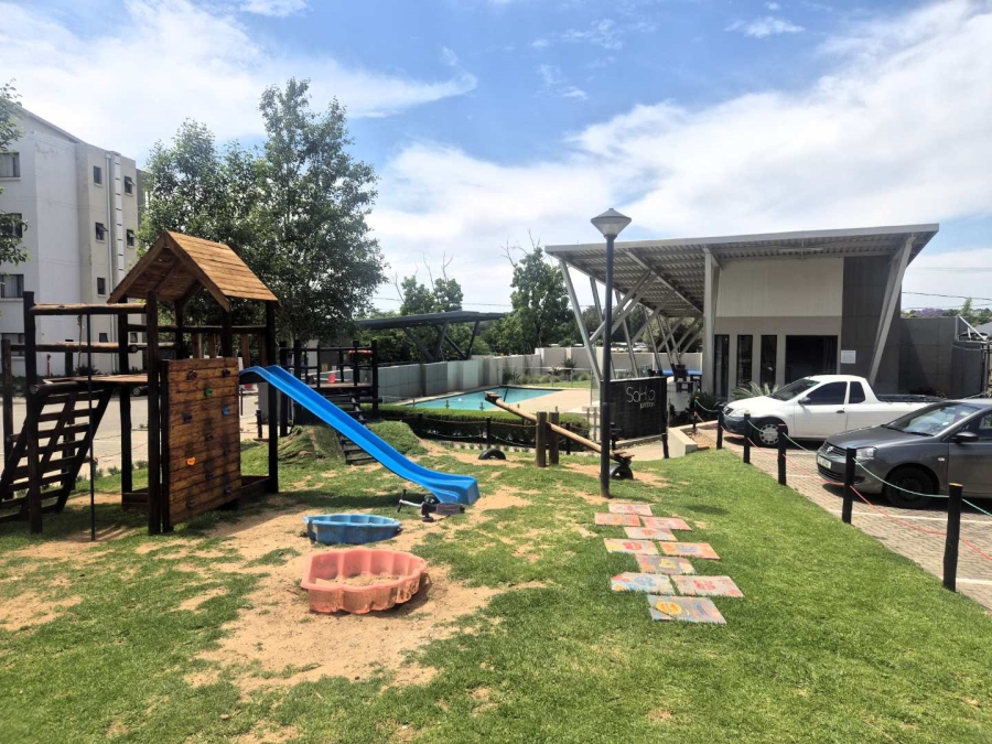 To Let 2 Bedroom Property for Rent in Broadacres Gauteng