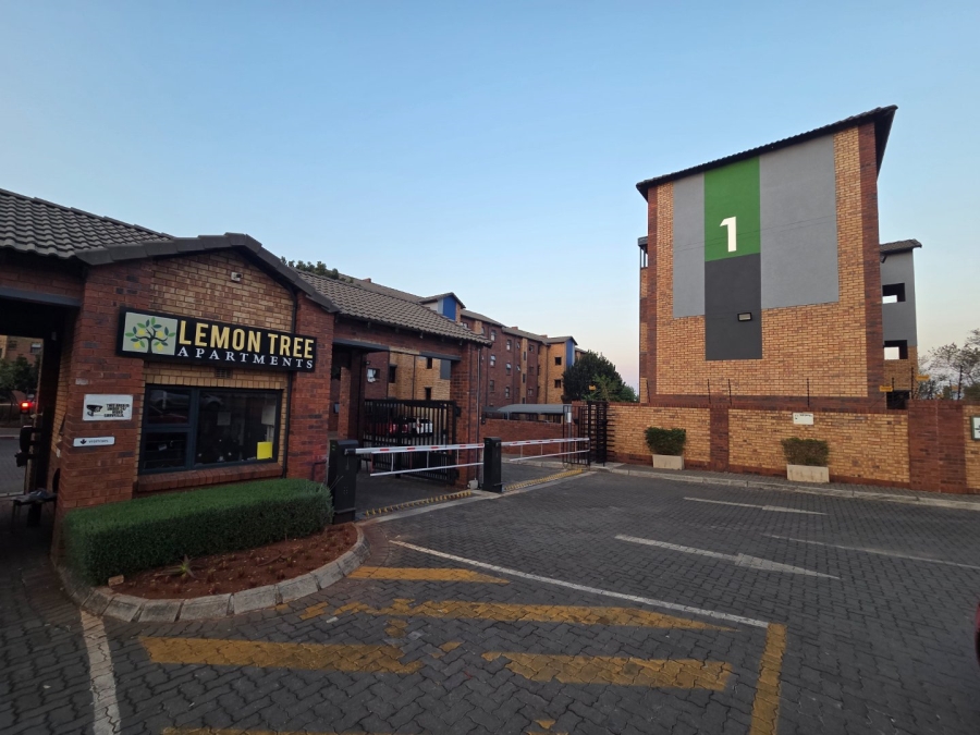 To Let 2 Bedroom Property for Rent in La Montagne Gauteng
