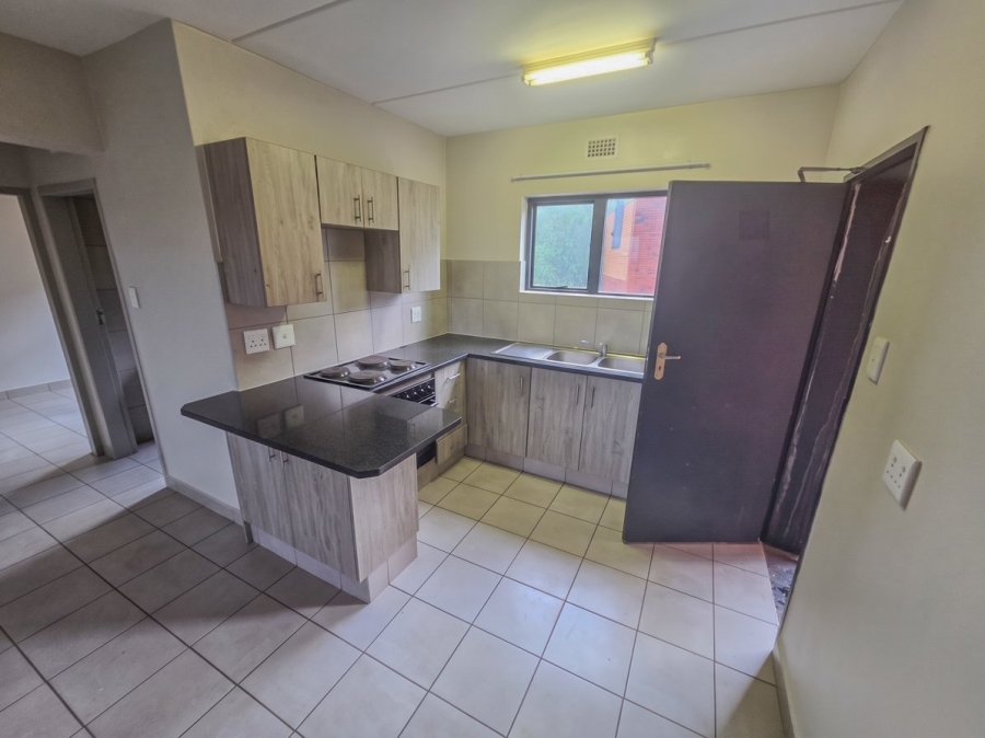 To Let 2 Bedroom Property for Rent in La Montagne Gauteng