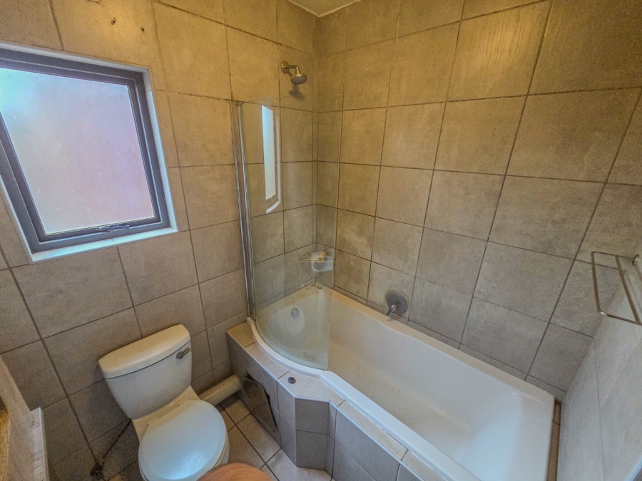 To Let 2 Bedroom Property for Rent in La Montagne Gauteng