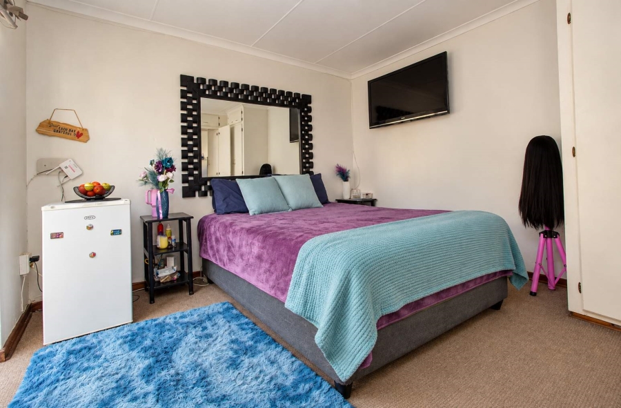 3 Bedroom Property for Sale in Radiokop Gauteng
