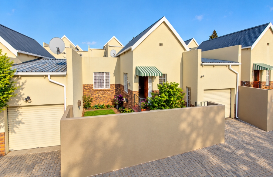 3 Bedroom Property for Sale in Radiokop Gauteng