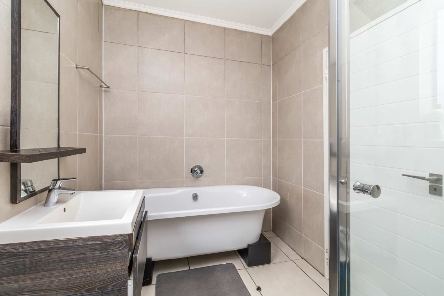 3 Bedroom Property for Sale in Olivedale Gauteng