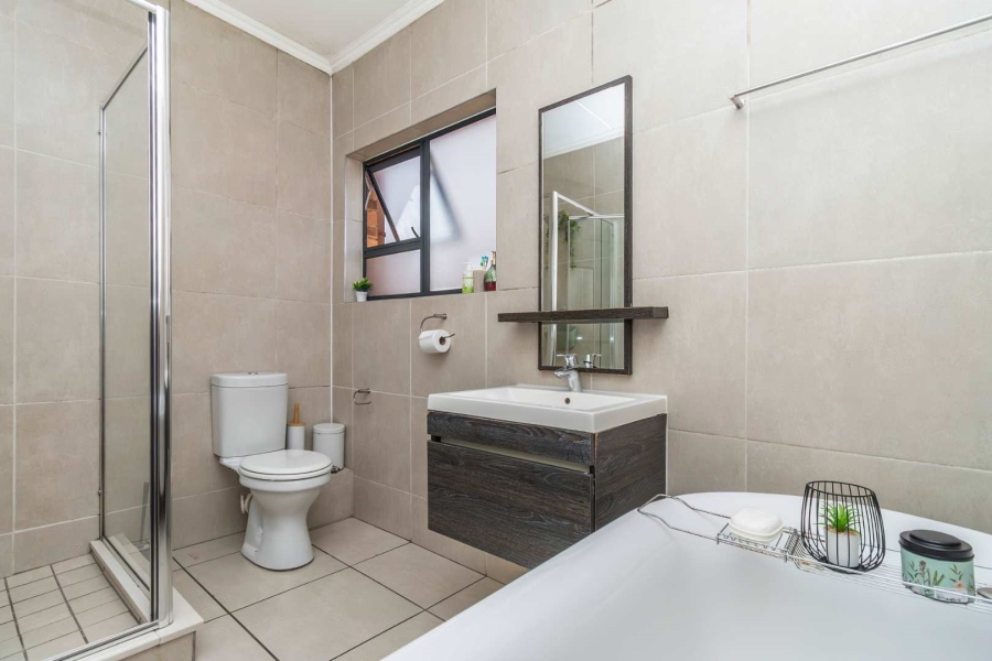 3 Bedroom Property for Sale in Olivedale Gauteng