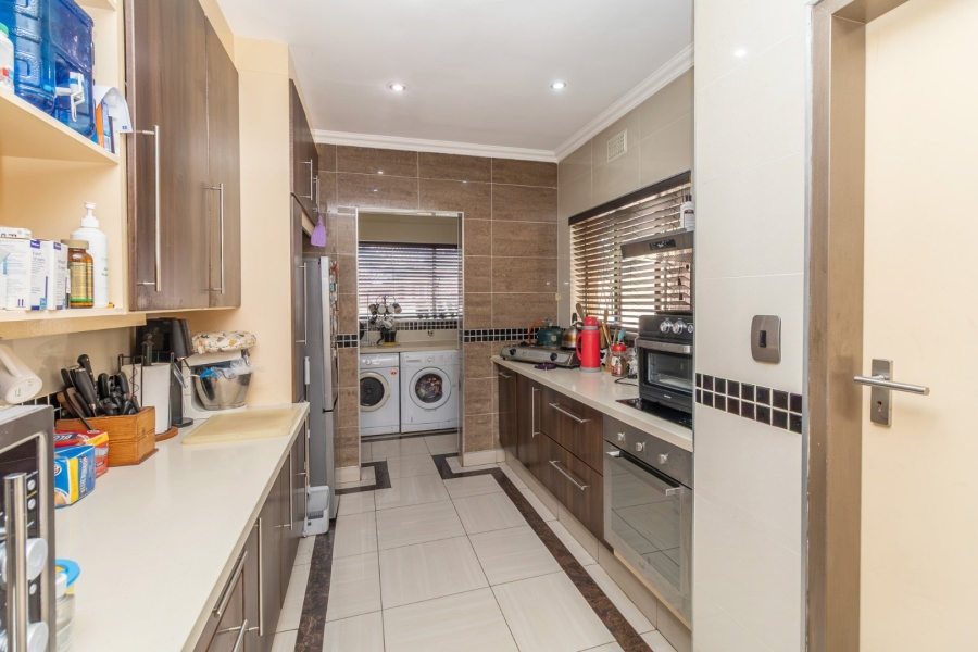 5 Bedroom Property for Sale in Randpark Ridge Gauteng