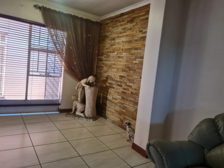 6 Bedroom Property for Sale in Morganridge Gauteng