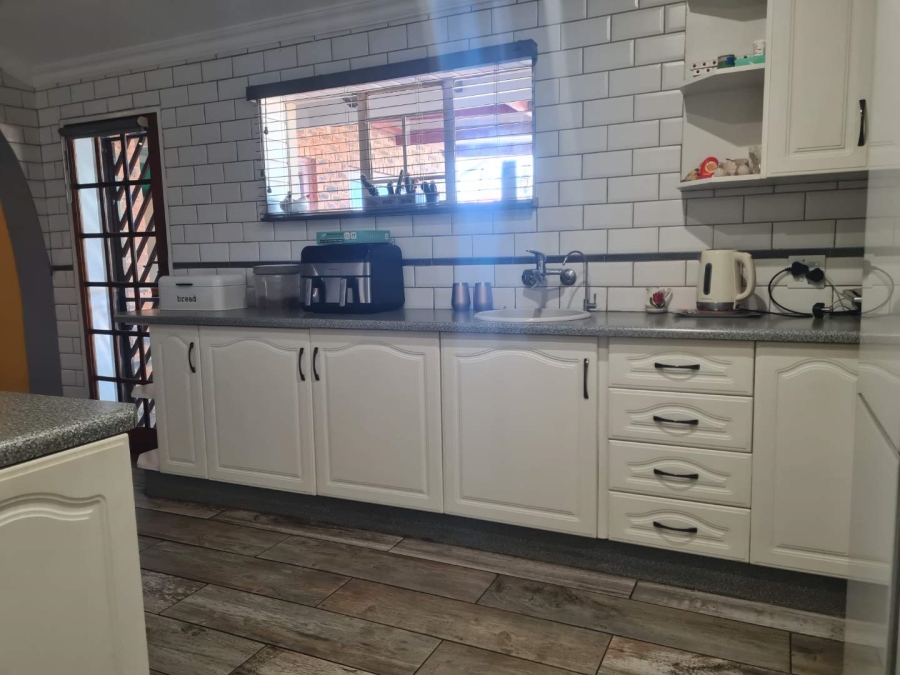 6 Bedroom Property for Sale in Morganridge Gauteng