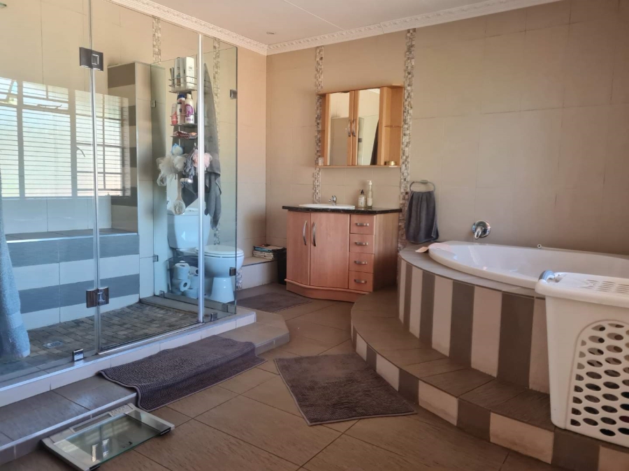 6 Bedroom Property for Sale in Morganridge Gauteng