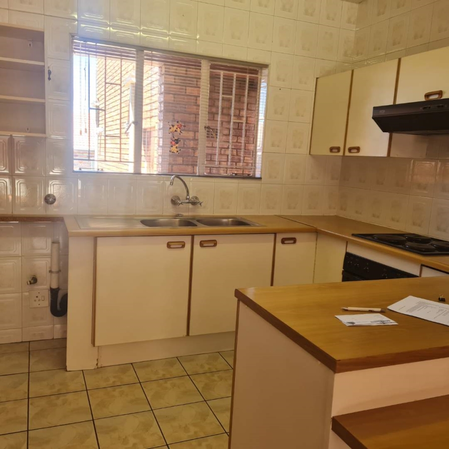 2 Bedroom Property for Sale in Bartlett Gauteng