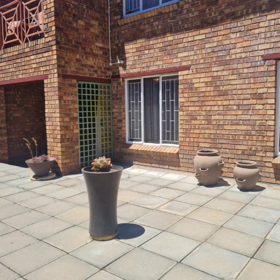 2 Bedroom Property for Sale in Bartlett Gauteng