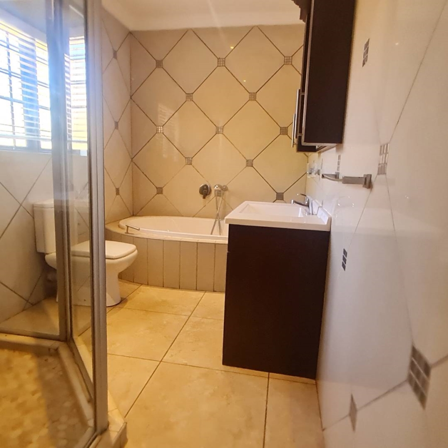 4 Bedroom Property for Sale in Hughes Gauteng