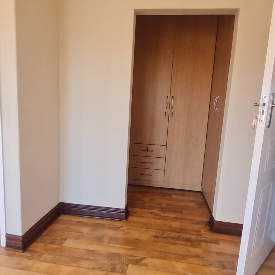 4 Bedroom Property for Sale in Hughes Gauteng