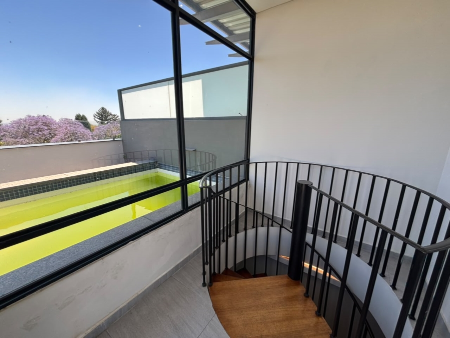 To Let 3 Bedroom Property for Rent in Bryanston Gauteng