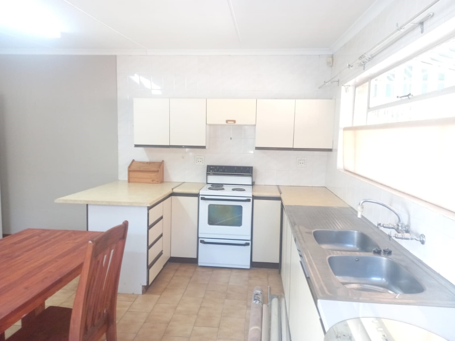 To Let 1 Bedroom Property for Rent in Discovery Gauteng