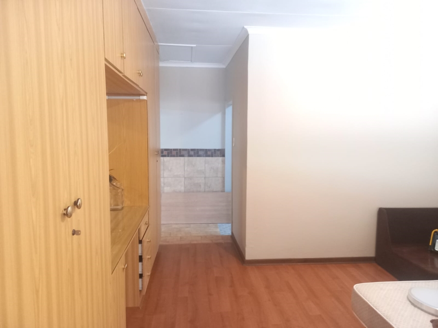 To Let 1 Bedroom Property for Rent in Discovery Gauteng