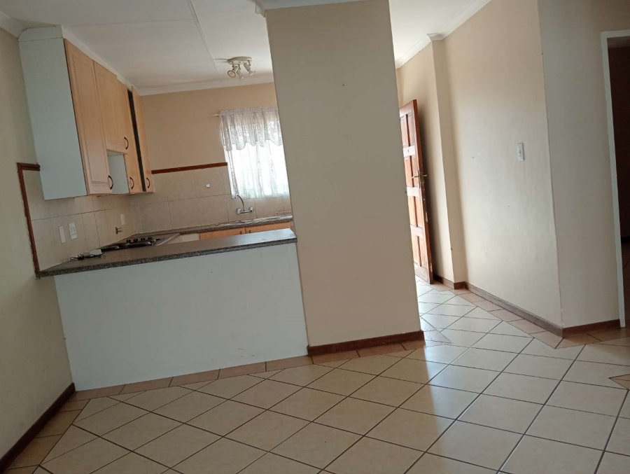To Let 2 Bedroom Property for Rent in Die Hoewes Gauteng