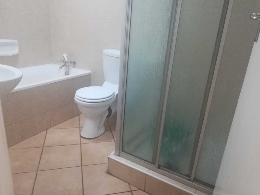 To Let 2 Bedroom Property for Rent in Die Hoewes Gauteng