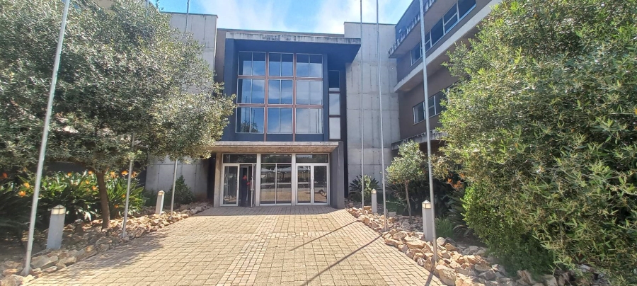 To Let Commercial Property for Rent in Longmeadow Gauteng