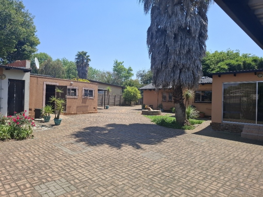 4 Bedroom Property for Sale in Edleen Gauteng