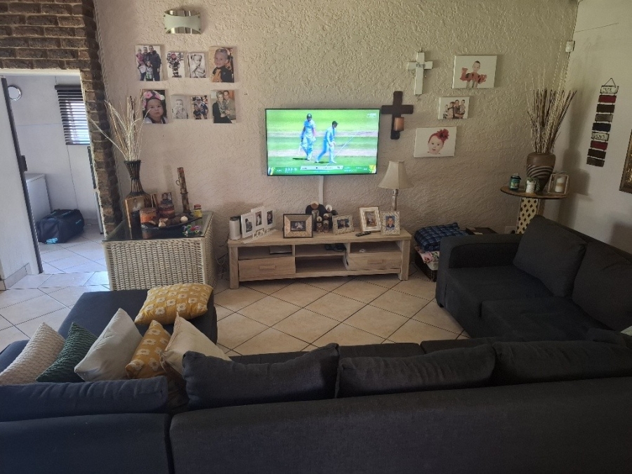 4 Bedroom Property for Sale in Edleen Gauteng