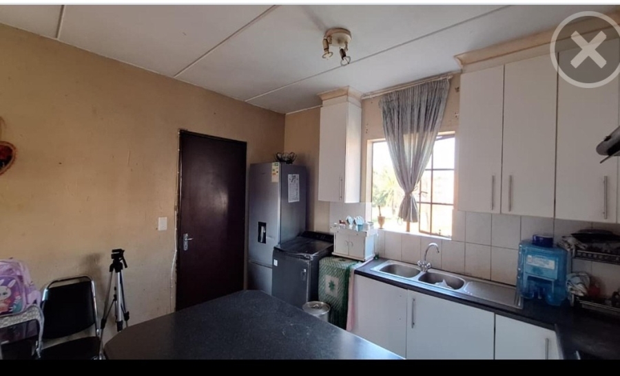 2 Bedroom Property for Sale in Chloorkop Gauteng