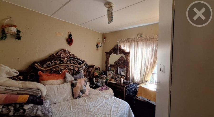 2 Bedroom Property for Sale in Chloorkop Gauteng