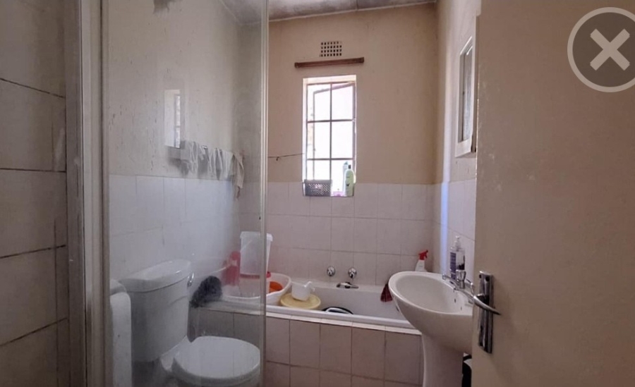 2 Bedroom Property for Sale in Chloorkop Gauteng