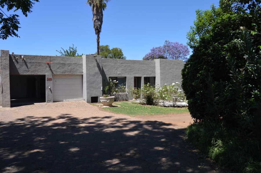 4 Bedroom Property for Sale in Brackendowns Gauteng