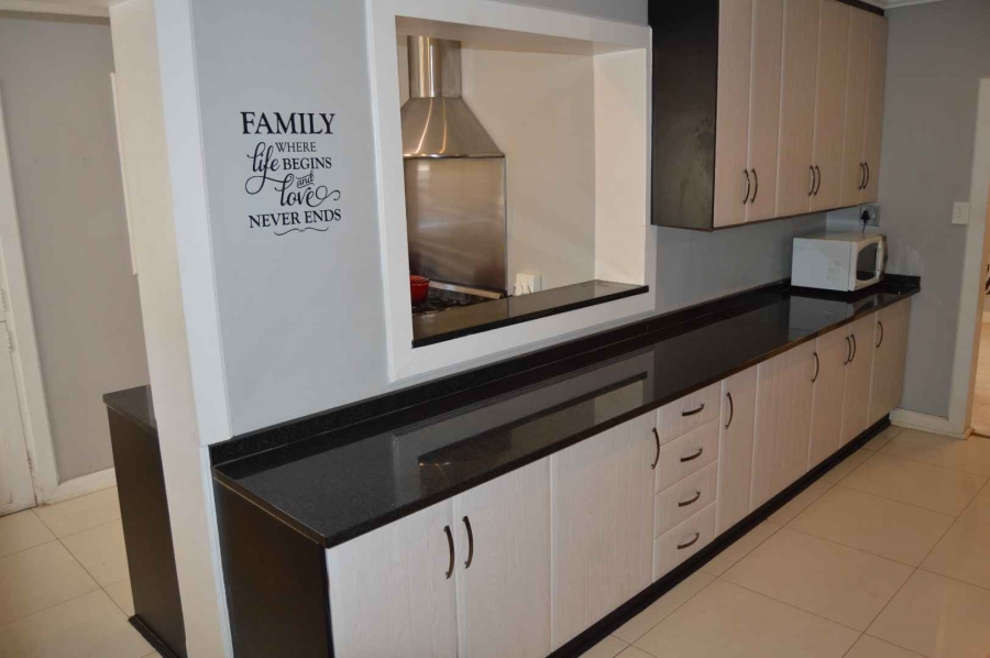 4 Bedroom Property for Sale in Brackendowns Gauteng