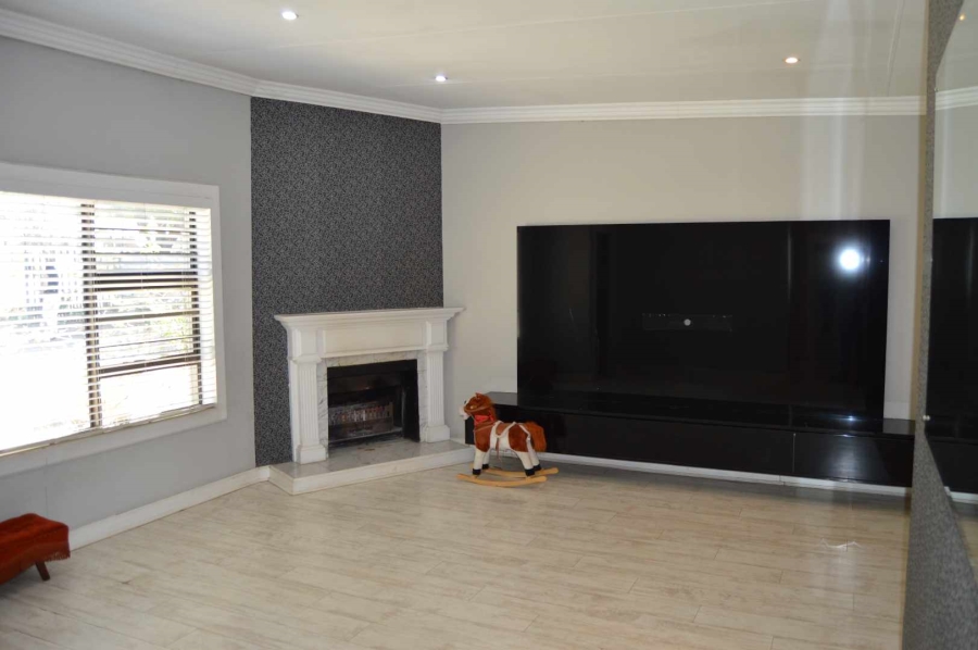 4 Bedroom Property for Sale in Brackendowns Gauteng