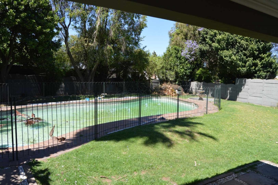 4 Bedroom Property for Sale in Brackendowns Gauteng