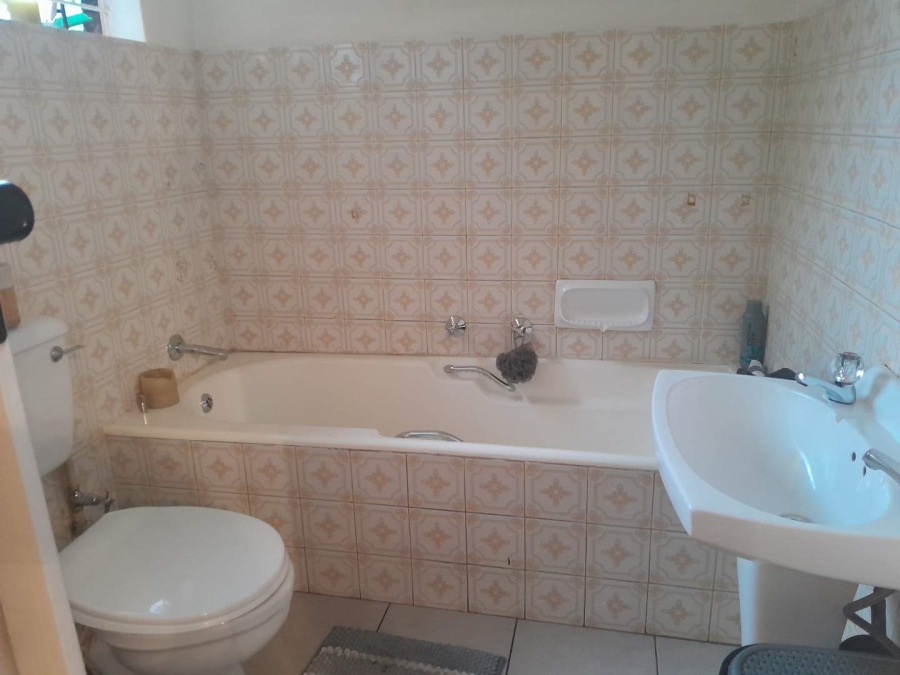 3 Bedroom Property for Sale in Verwoerdpark Gauteng