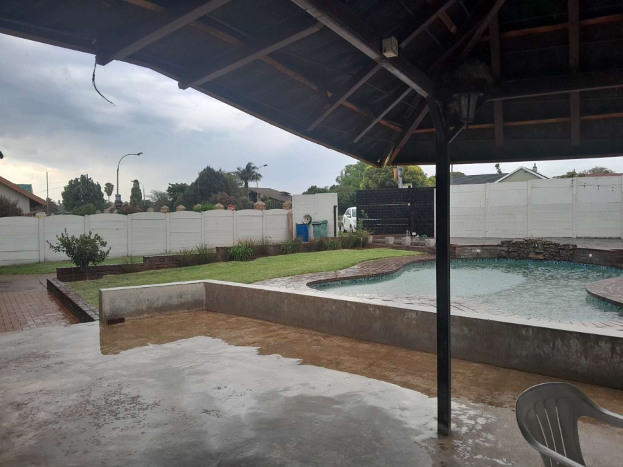 3 Bedroom Property for Sale in Verwoerdpark Gauteng