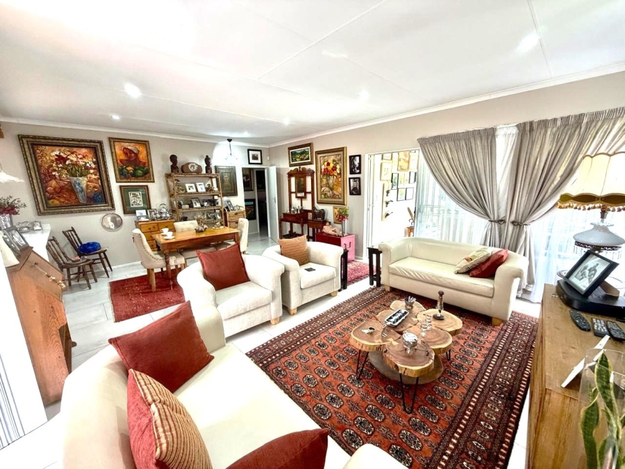 2 Bedroom Property for Sale in Faerie Glen Gauteng