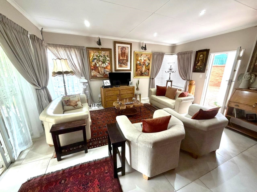 2 Bedroom Property for Sale in Faerie Glen Gauteng