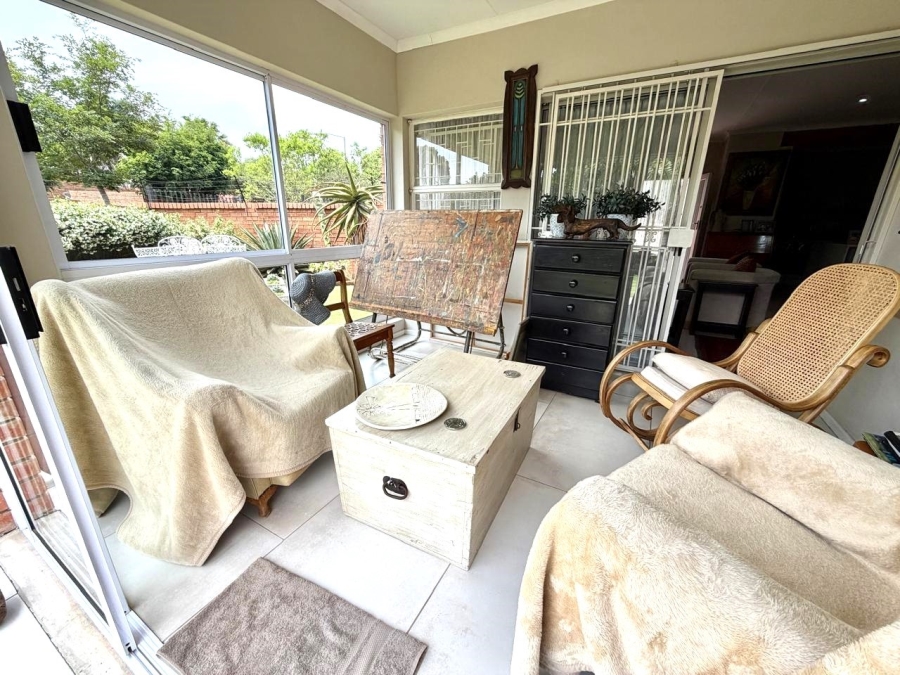 2 Bedroom Property for Sale in Faerie Glen Gauteng