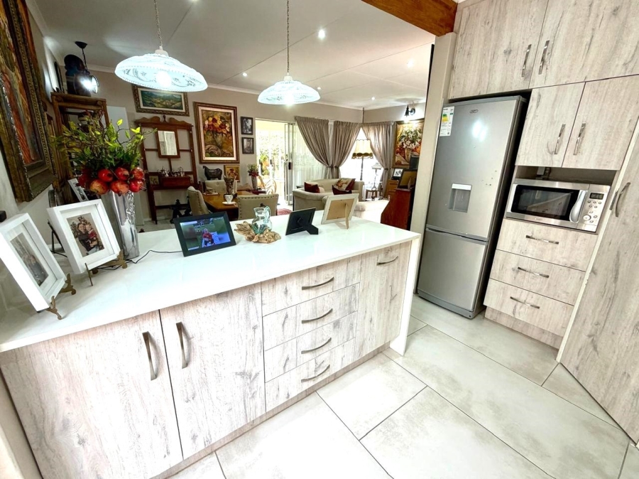 2 Bedroom Property for Sale in Faerie Glen Gauteng