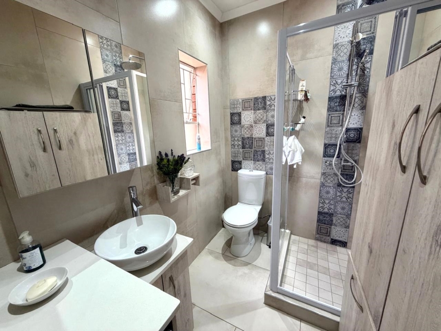 2 Bedroom Property for Sale in Faerie Glen Gauteng