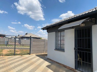 3 Bedroom Property for Sale in Glenway Estate Gauteng